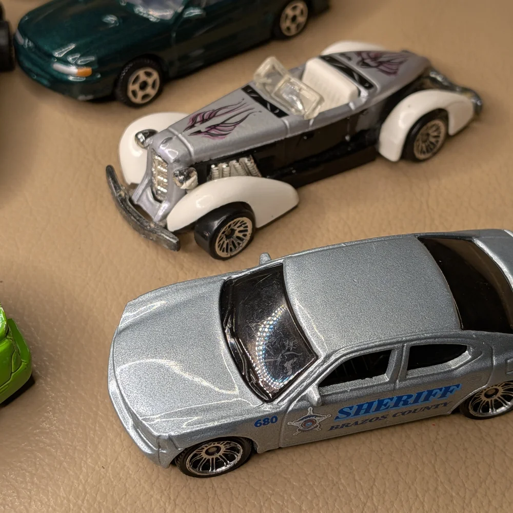 Assorted Die-Cast Toy Cars Set - Matchbox, Maisto, Hot Wheels - Picture 6 of 11
